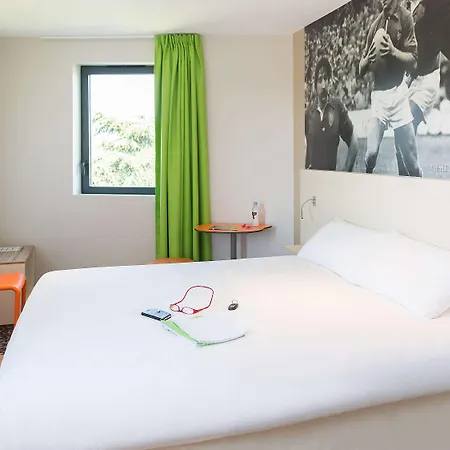 Ibis Styles Villeneuve Sur Lot Exterior photo